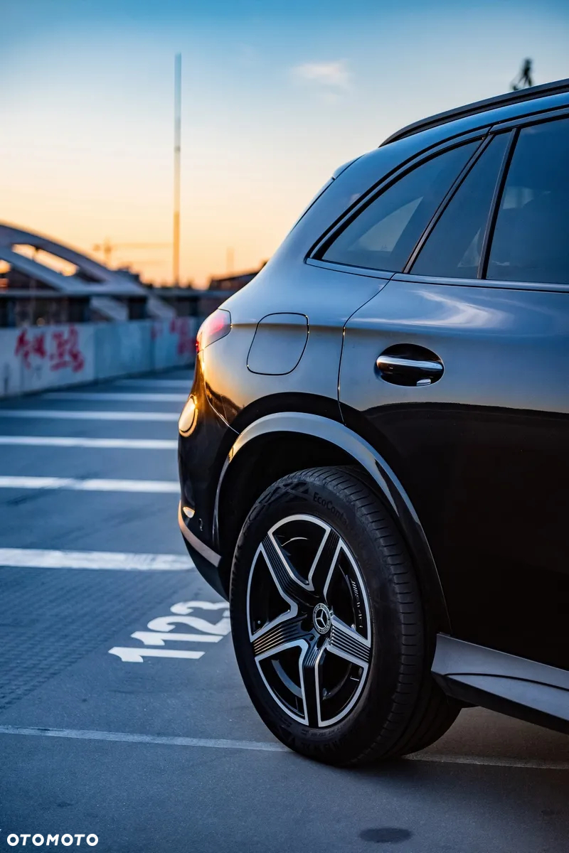 Mercedes-Benz GLC 300 de 4-Matic AMG Line - 5