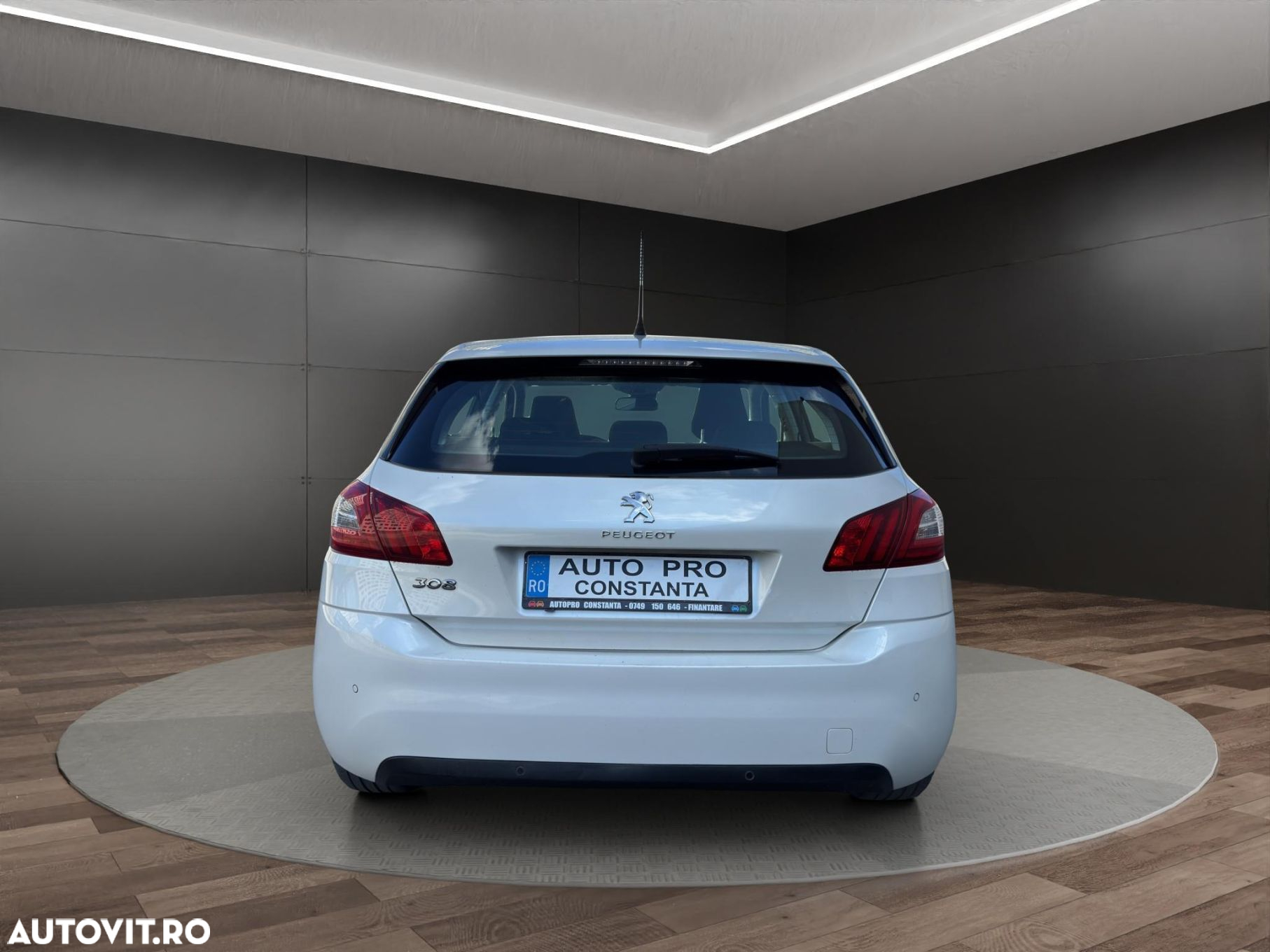 Peugeot 308 1.2 L PureTech Turbo Allure Aut. - 14