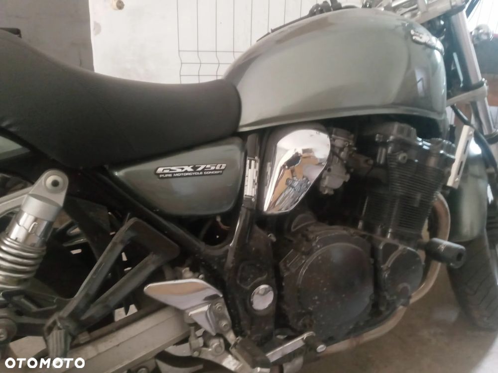 Suzuki GSX - 3