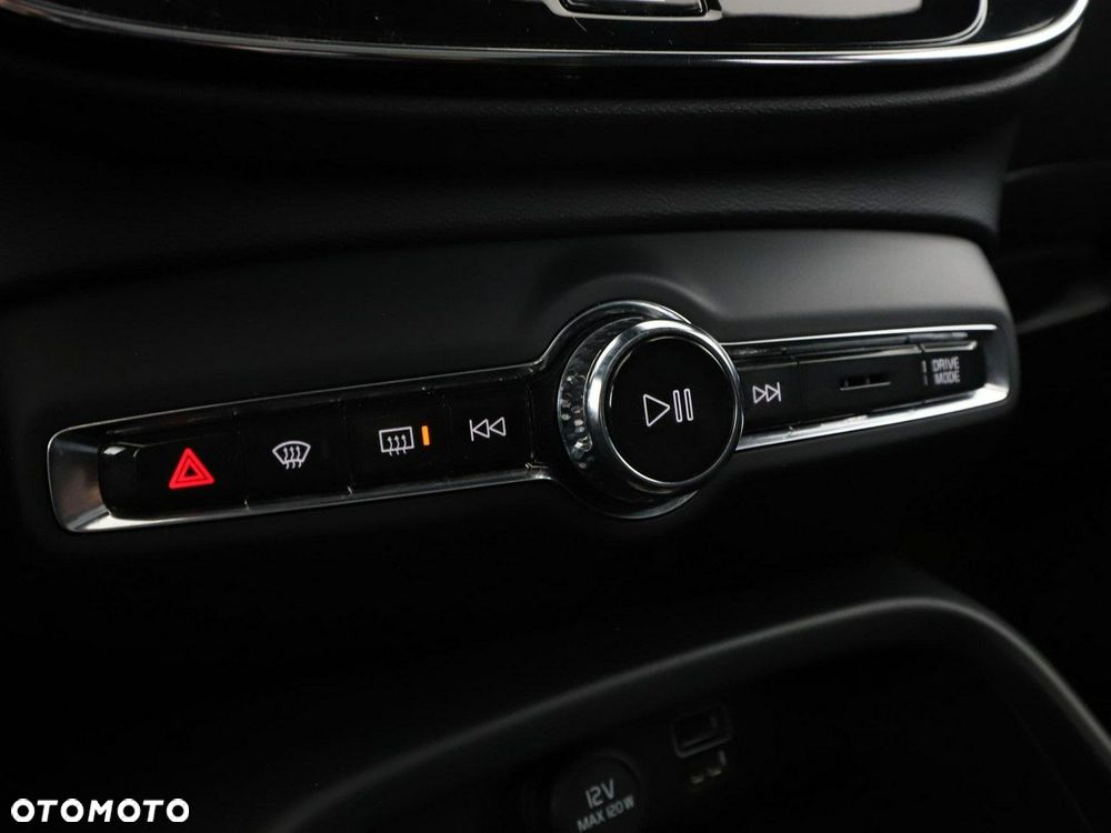 Volvo XC 40 T3 Geartronic RDesign - 32