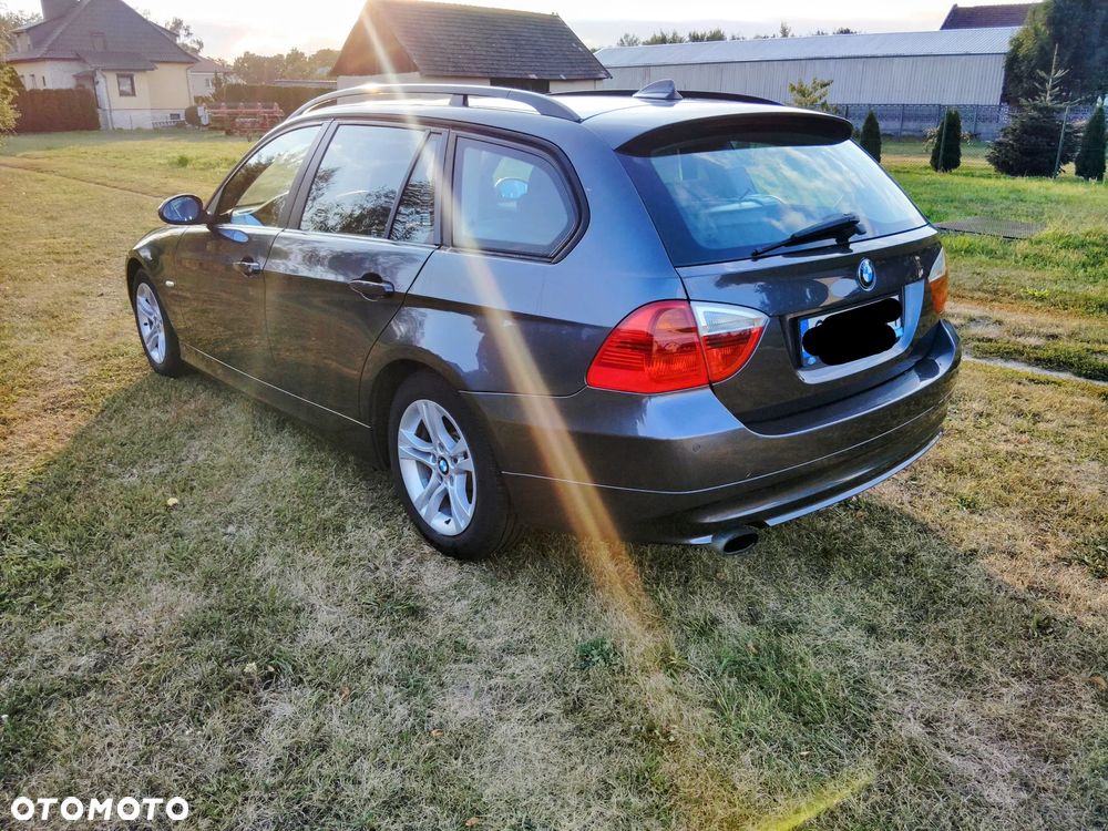 BMW Seria 3 320d - 4