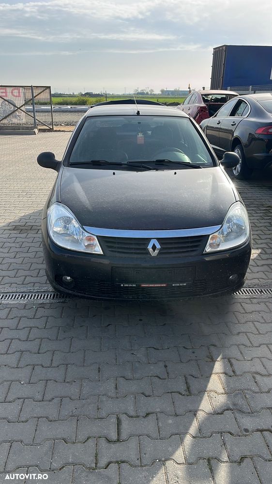 Dezmembram Renault Clio Simbol 1.2 benzina din 2011 - 1