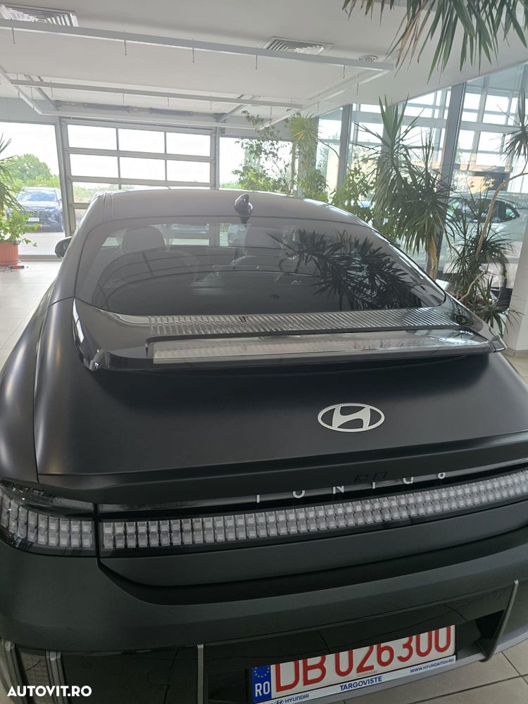 Hyundai IONIQ - 3