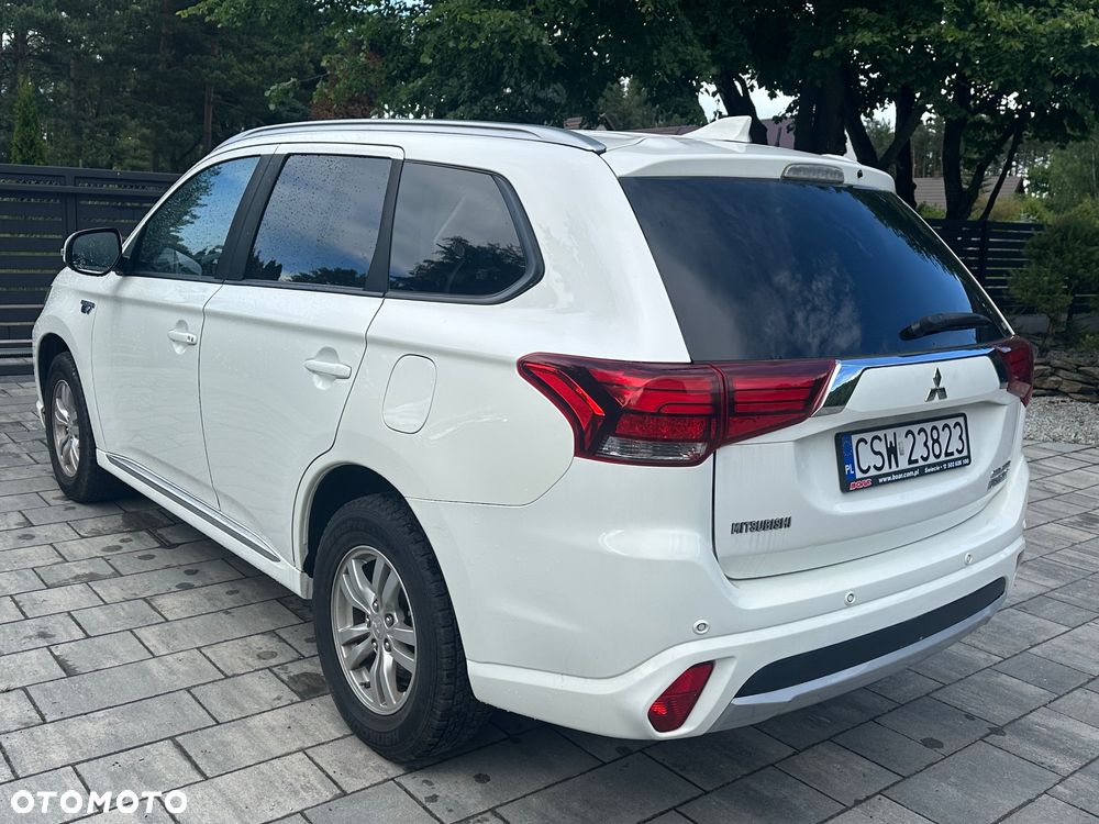 Mitsubishi Outlander 2.0 4WD Plus - 19