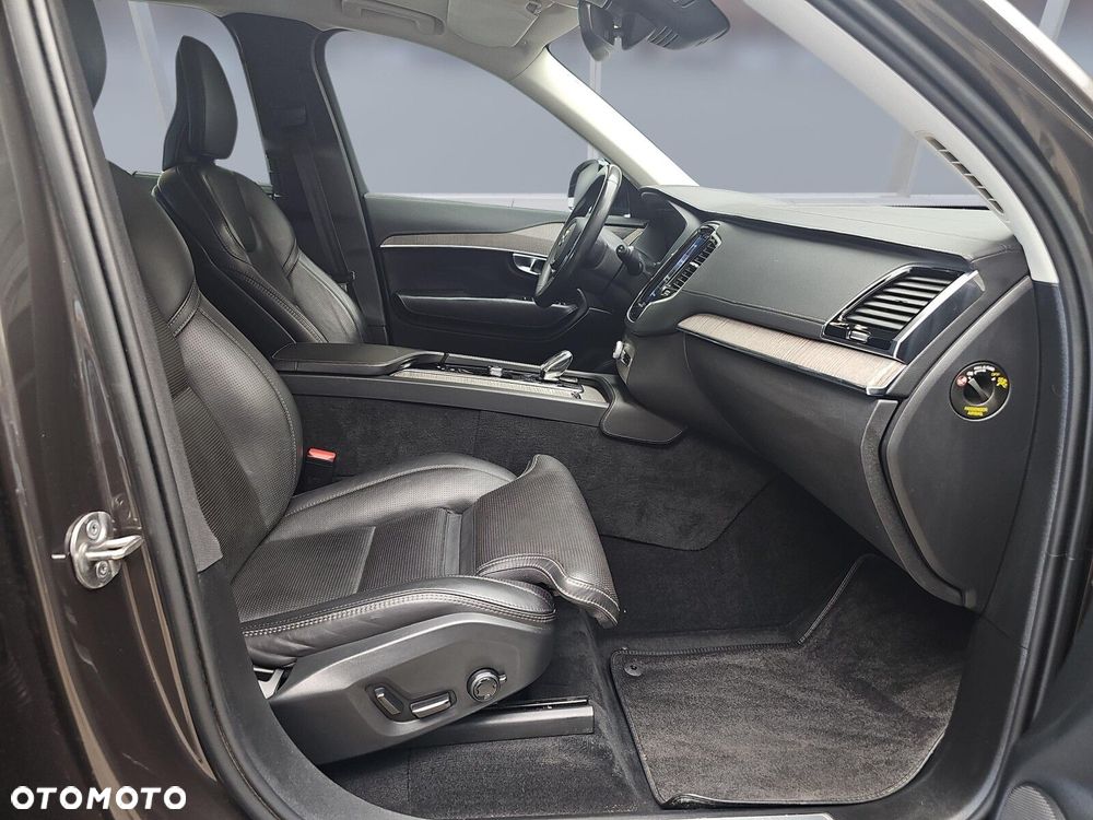 Volvo XC 90 T8 AWD Plug-In Hybrid Plus Dark 7os - 10