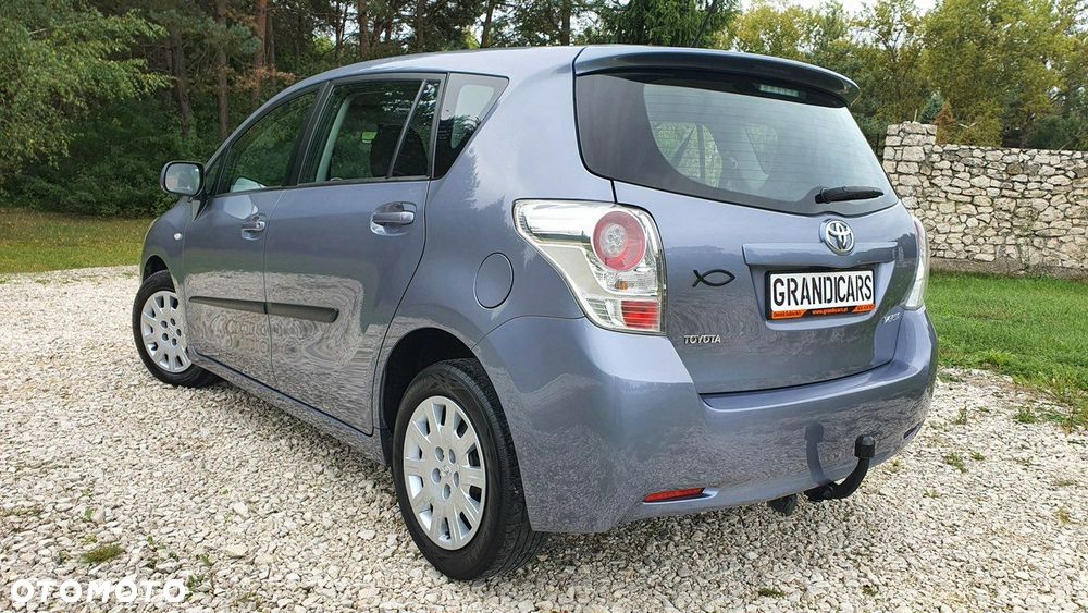 Toyota Verso - 5