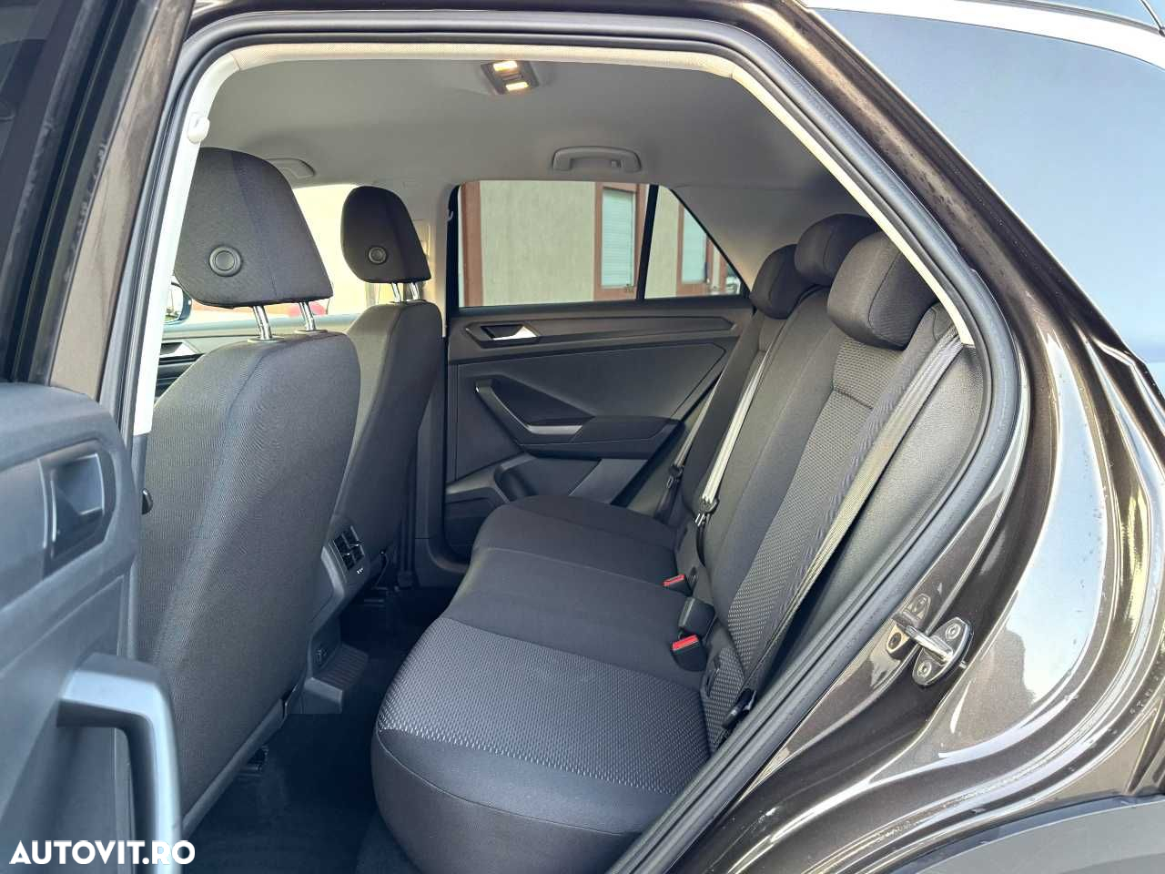 Volkswagen T-ROC 1.6 TDI Design - 17