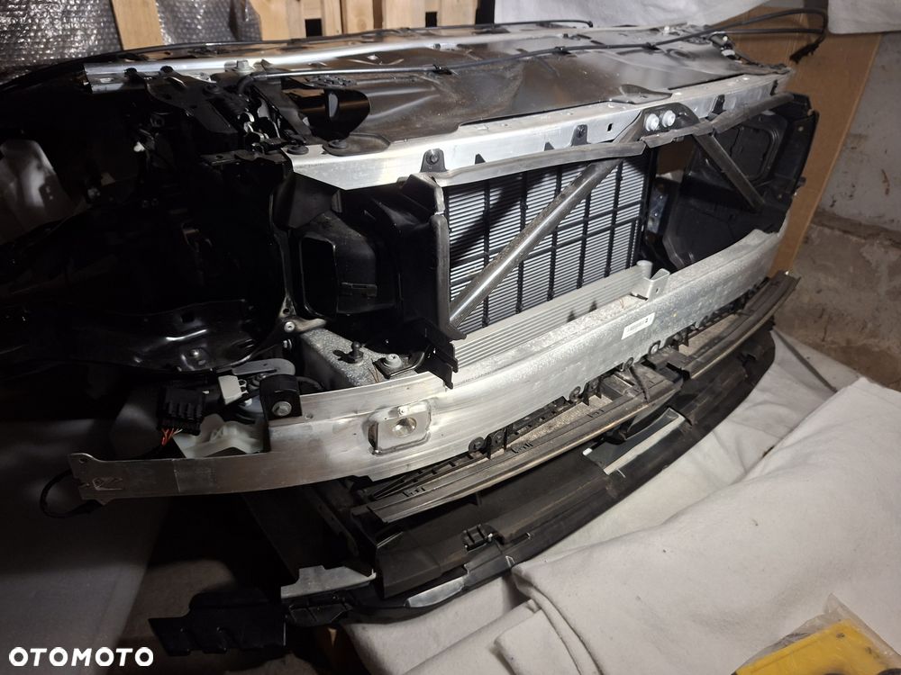 PAS PRZEDNI + KOMPLET CHŁODNIC  BMW 5 G30 G31 LCI 530iX 2.0i - 1