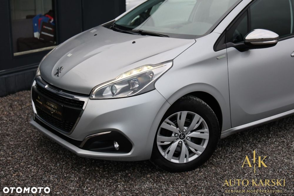 Peugeot 208 - 18