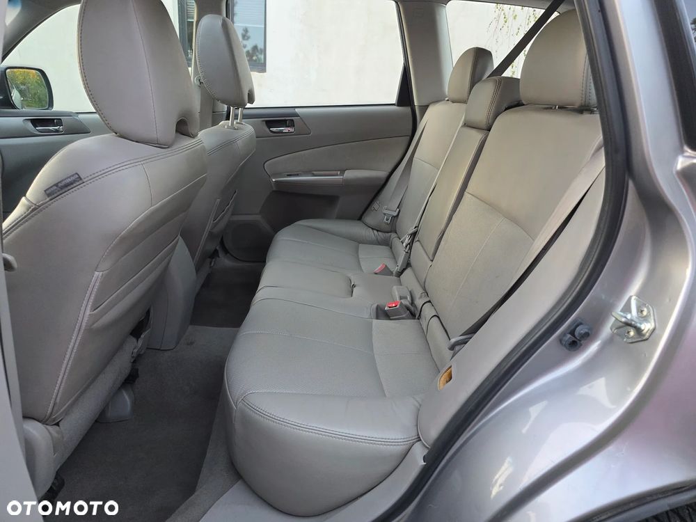 Subaru Forester 2.0D Exclusive - 14