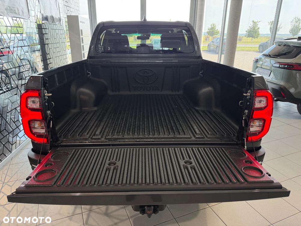Toyota Hilux - 3