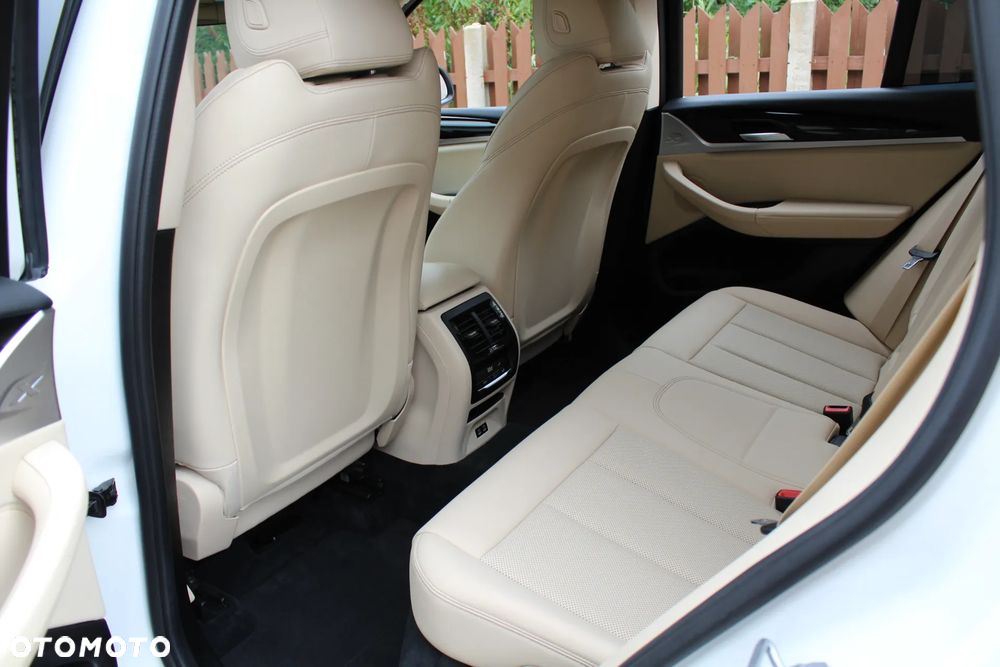 BMW X3 xDrive20i - 22