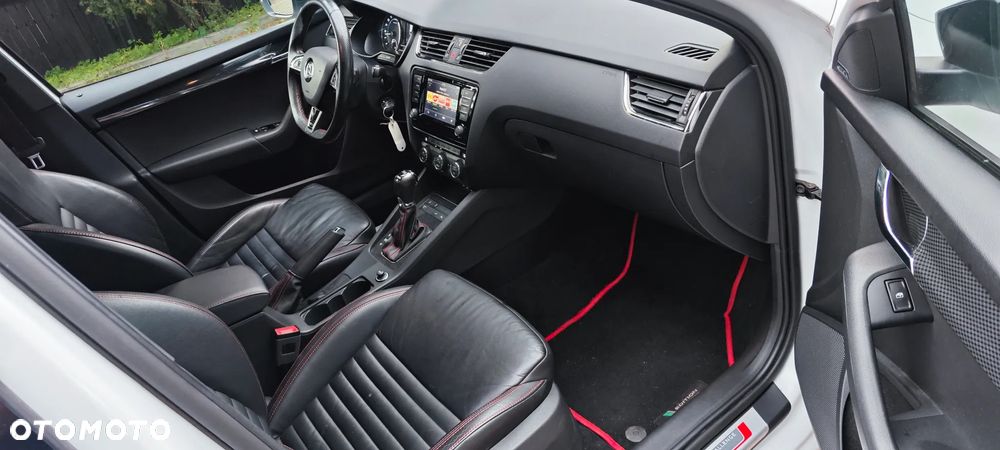 Skoda Octavia 2.0 TDI RS Challenge DSG - 19