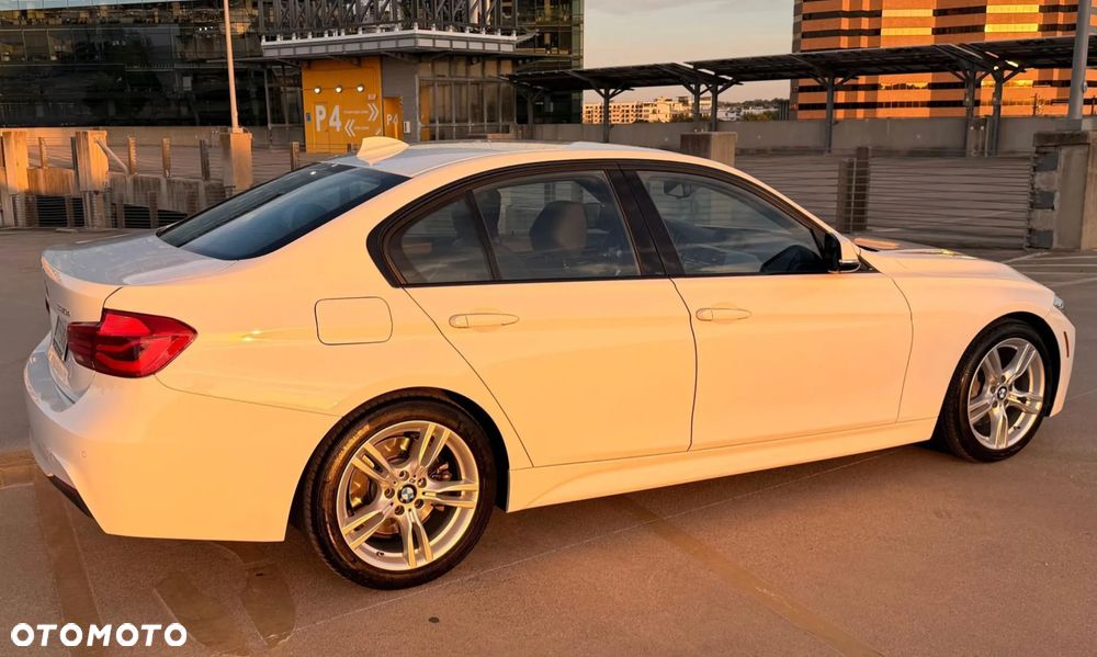BMW Seria 3 330i M Sport - 5