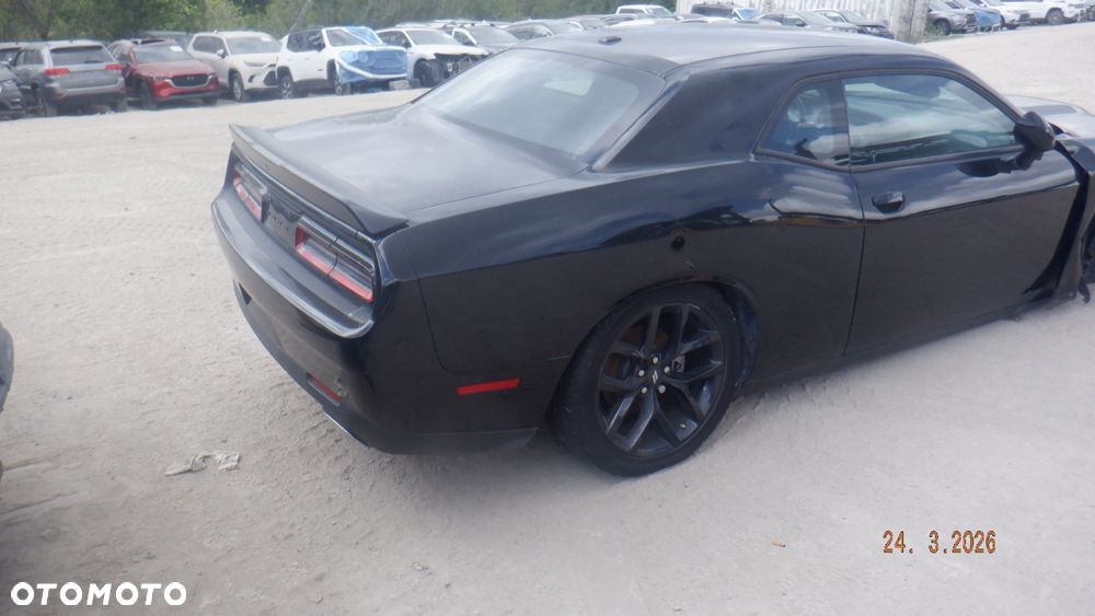 Dodge Challenger - 4