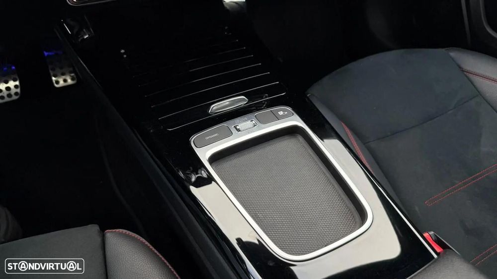 Mercedes-Benz A 250 e AMG Line - 18