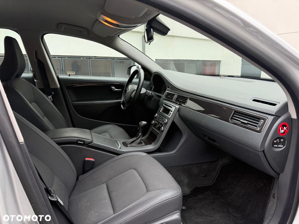 Volvo V70 2.0T Momentum - 25
