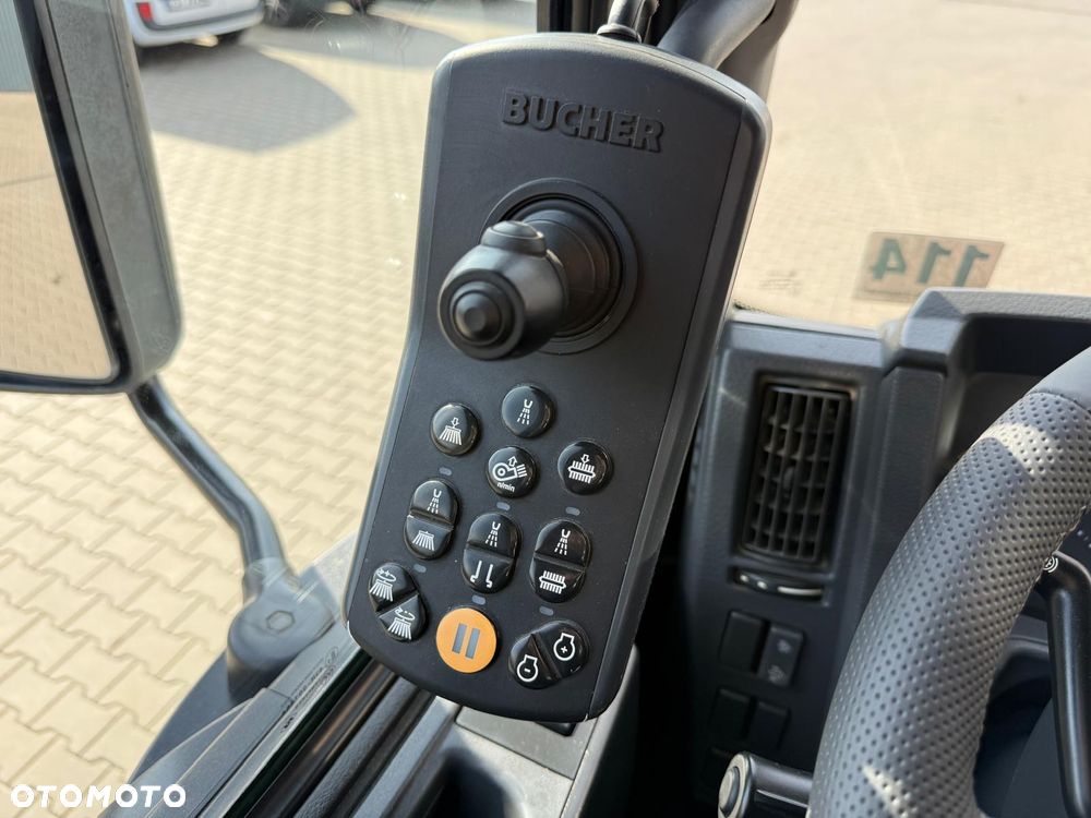 Volvo FL 15.250 Euro 6 // zamiatarka JOHNSTON VT652 //  BUCHER // odkurzacz , polewaczka - 31
