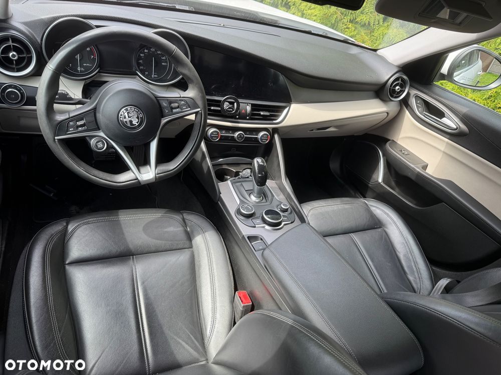 Alfa Romeo Giulia 2.0 Turbo 16V AT8 Veloce Ti - 9