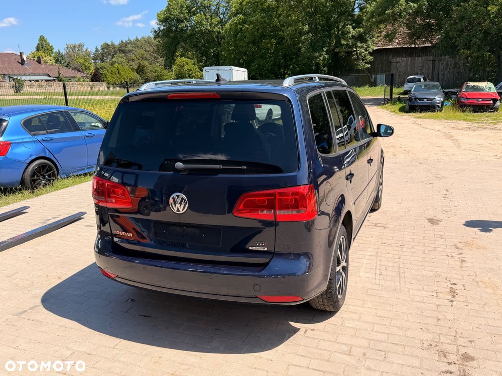 Volkswagen Touran 1.6 TDI DPF BlueMotion Technology DSG Highline - 9