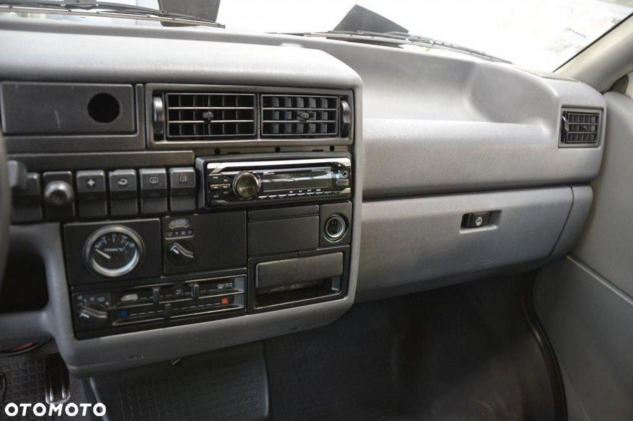 Volkswagen Transporter - 25
