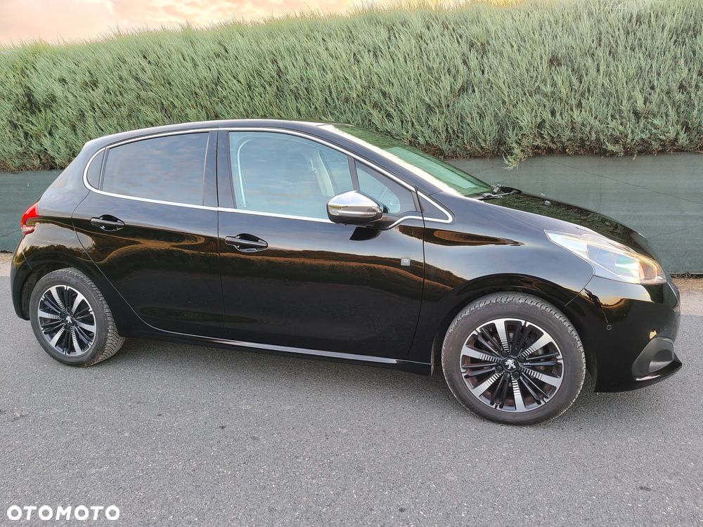 Peugeot 208 - 1
