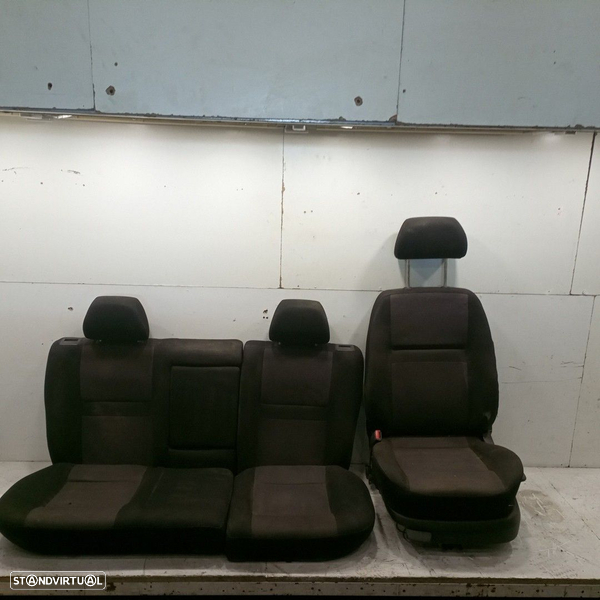 Conjunto De Bancos Volkswagen Golf Iv (1J1)