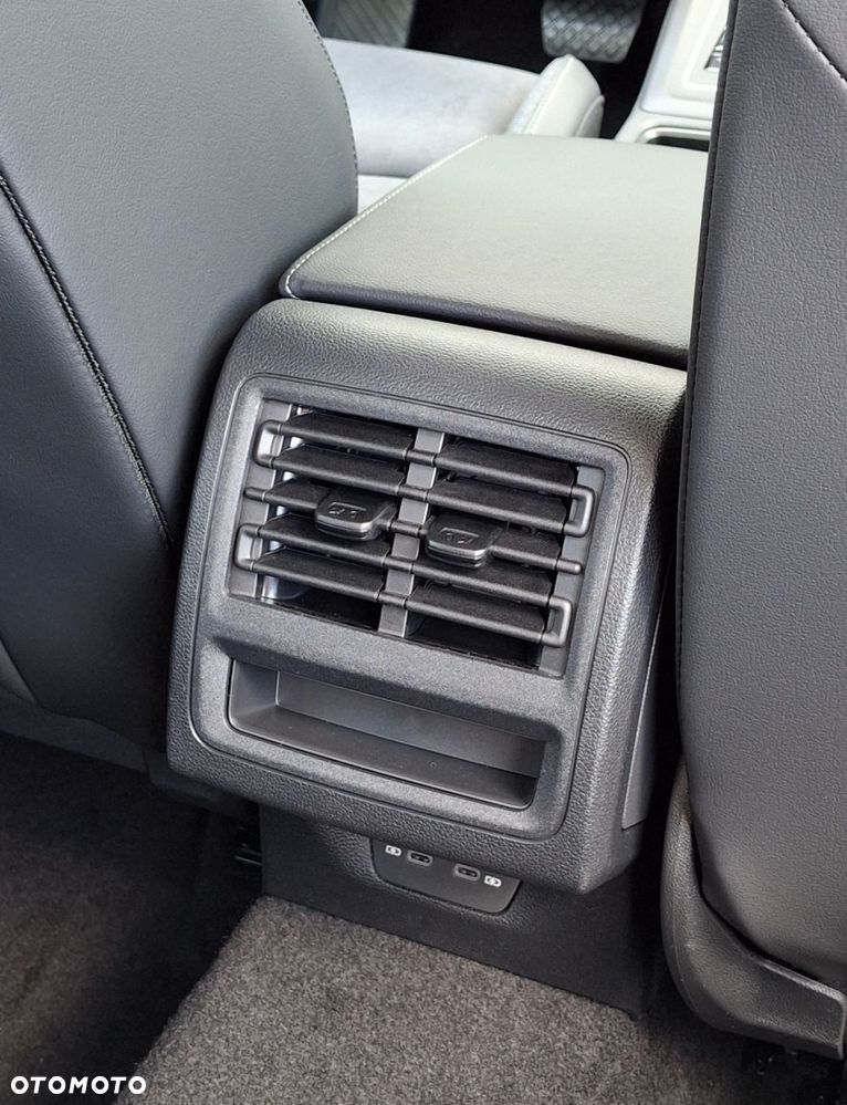 Volkswagen Golf - 22