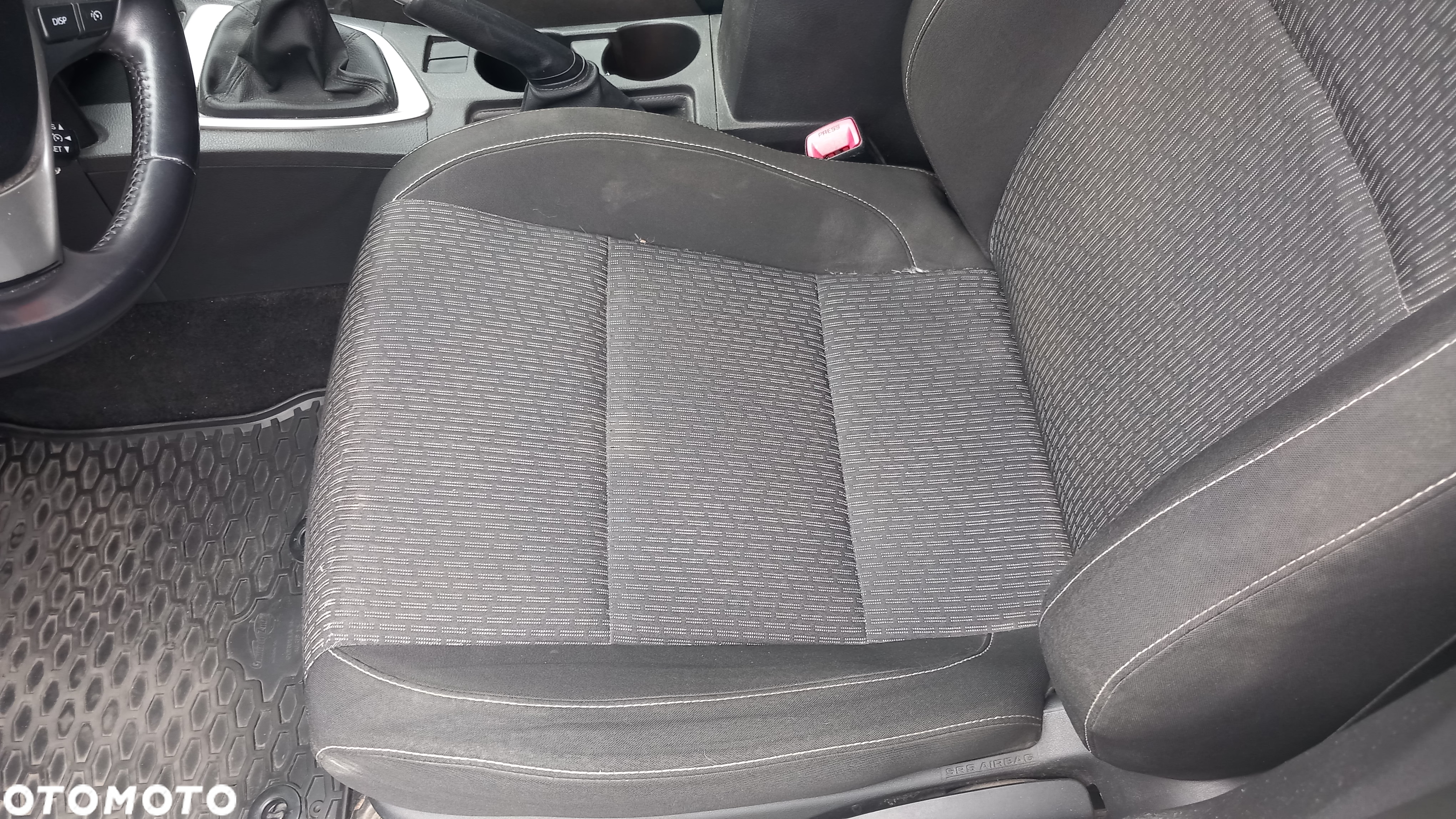 Toyota Auris 1.33 Dual-VVT-i - 9