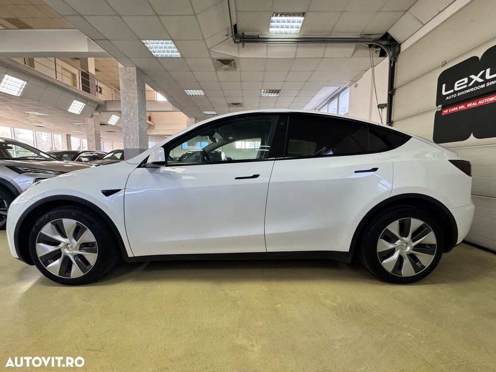 Tesla Model Y Long Range Dual Motor AWD - 10