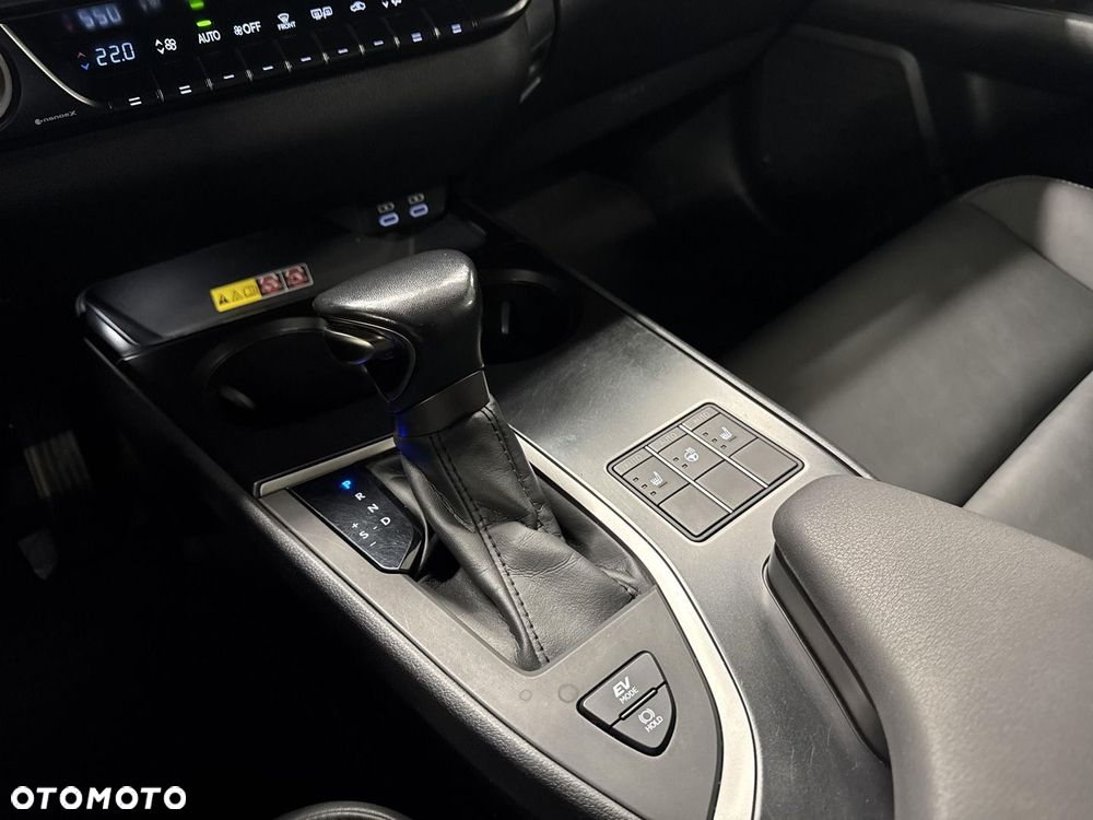 Lexus UX 250h GPF F Sport Design 2WD - 19