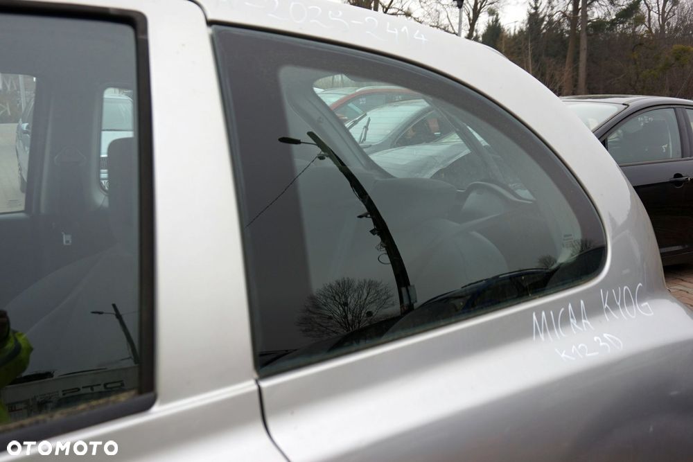 SZYBA KAROSERYJNA TYLNA LEWA BOCZNA MICRA K12 3D HB 83313-AX600 NISSAN 2003-2007 - 1