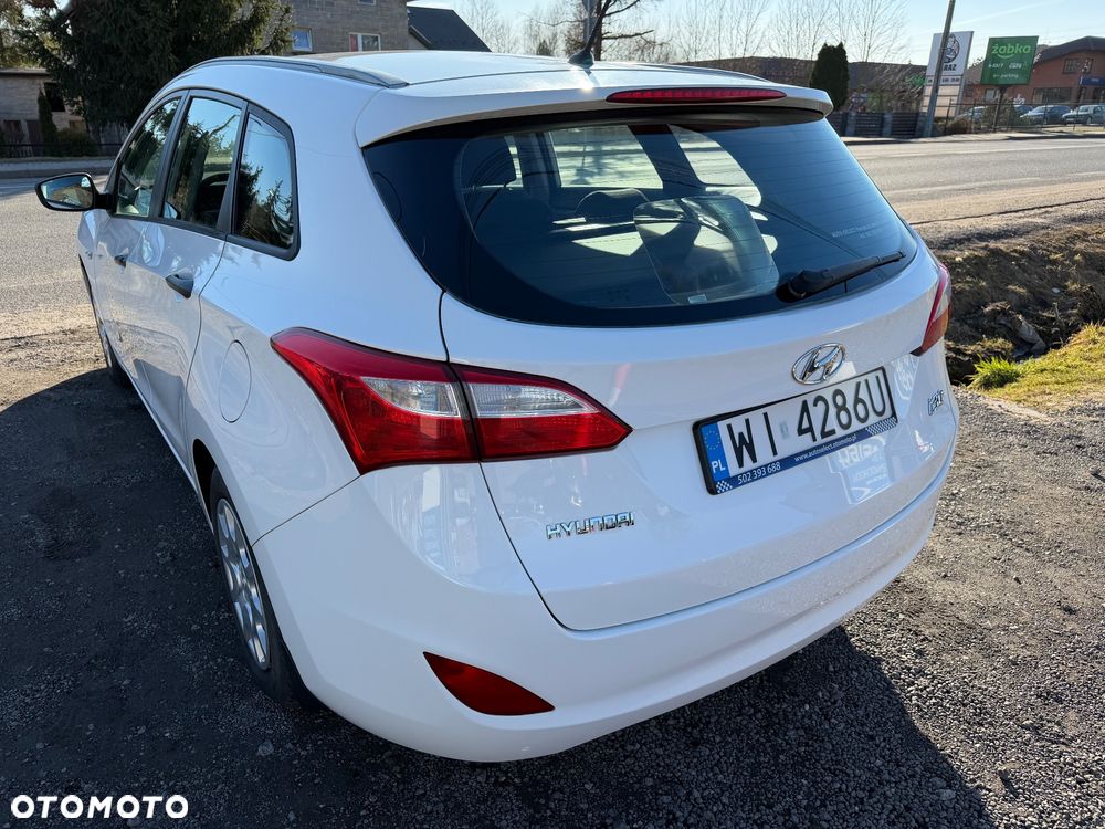 Hyundai i30 1.6 Comfort - 11