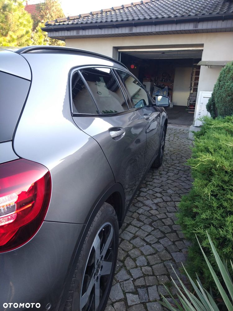 Mercedes-Benz GLA - 5