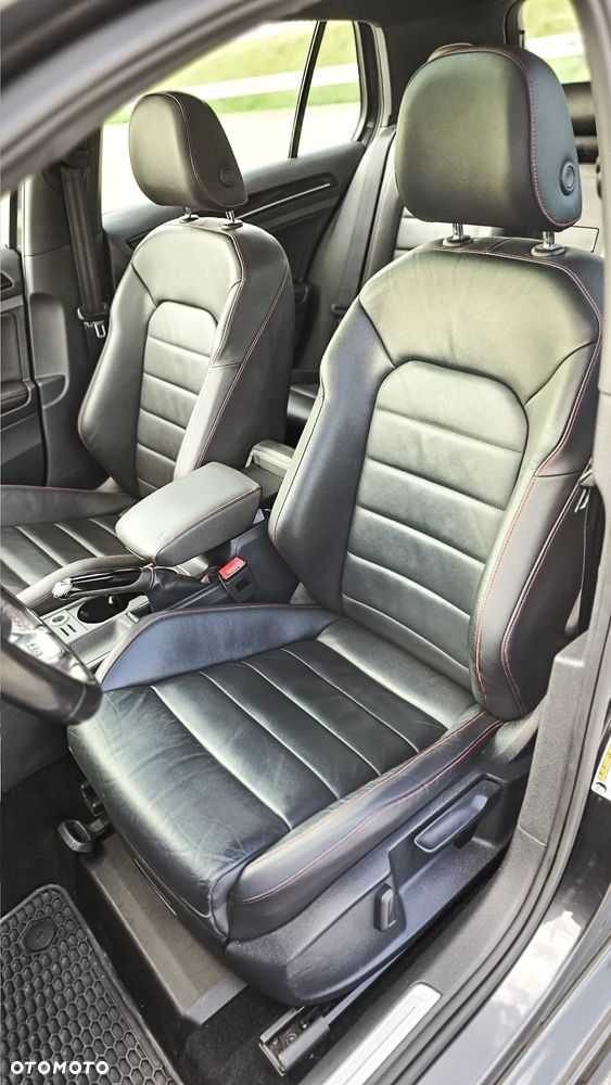 Volkswagen Golf - 11