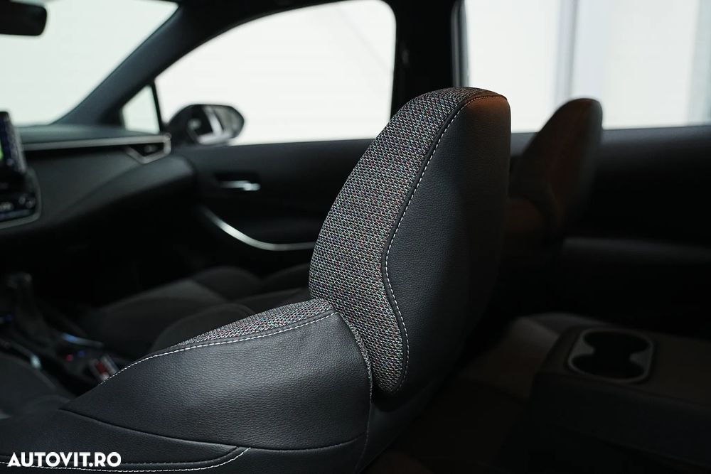 Toyota Corolla 1.8 HSD Business - 11