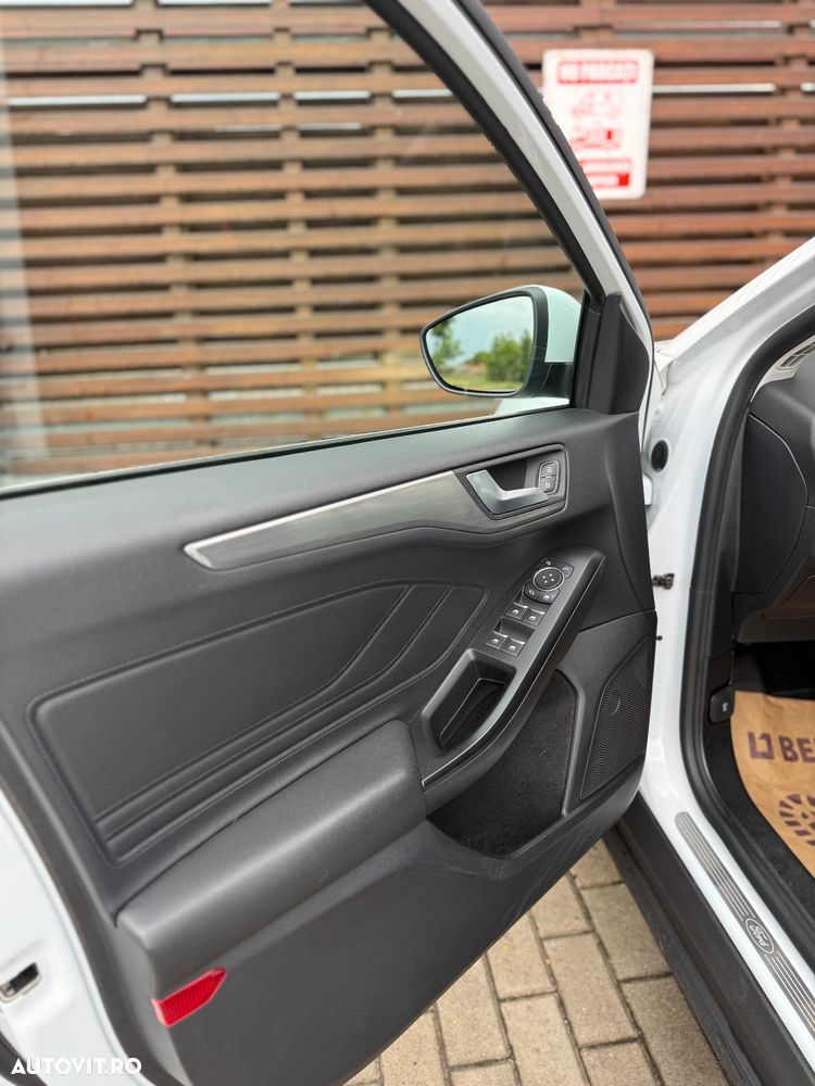 Ford Focus 1.5 EcoBlue Start-Stopp-System TITANIUM STYLE - 40