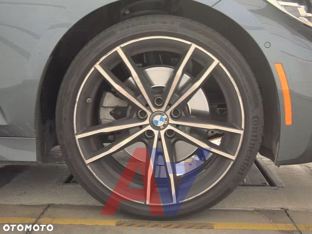 BMW Seria 3 330i xDrive Sport Line - 16