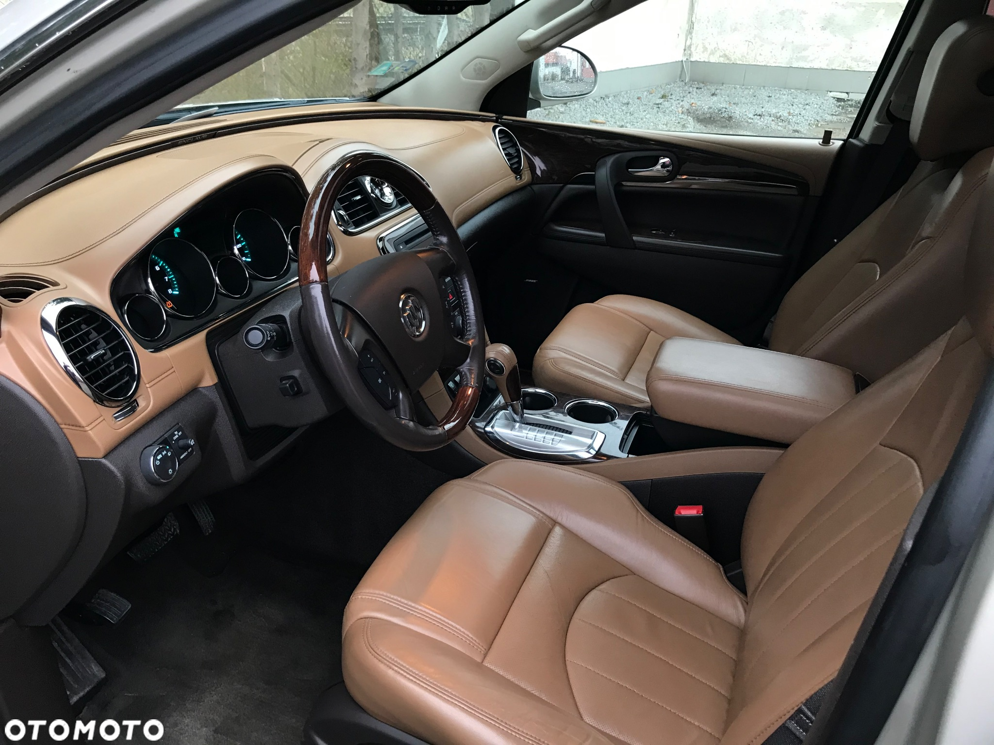 Buick Enclave - 8