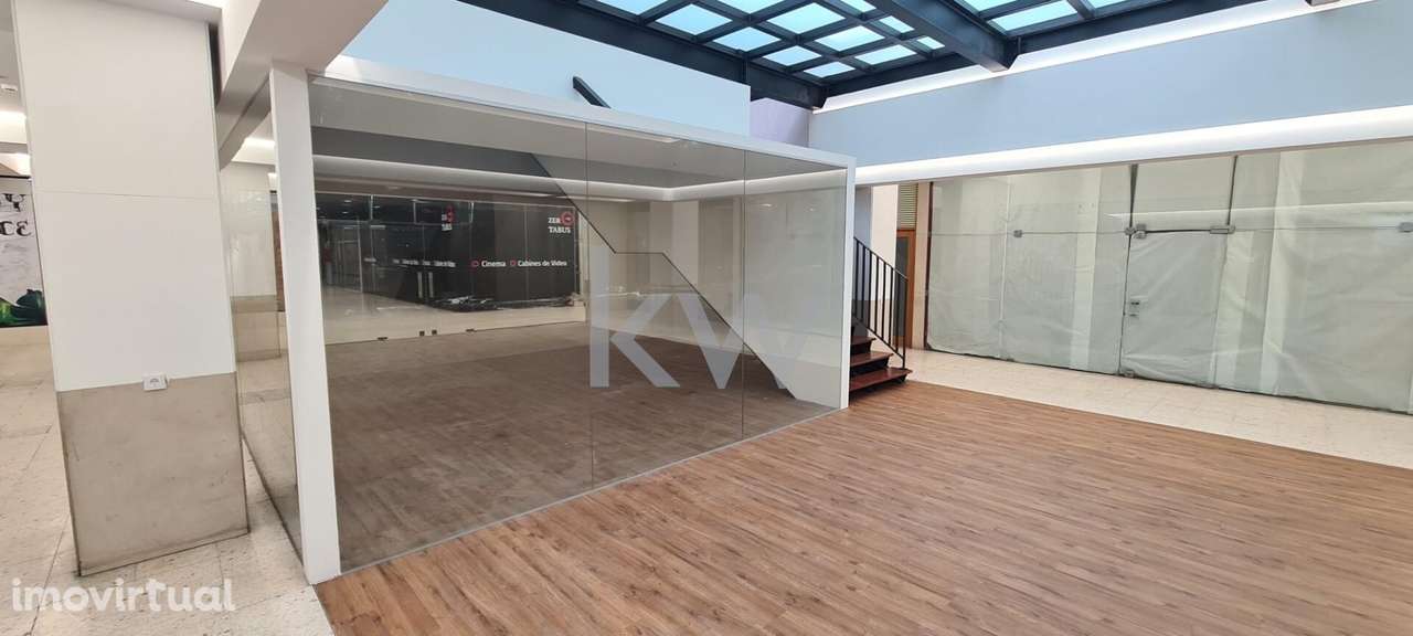 Escritório à Rotunda da Boavista. Grande oportunidade! Possibilidade d - Grande imagem: 5/10