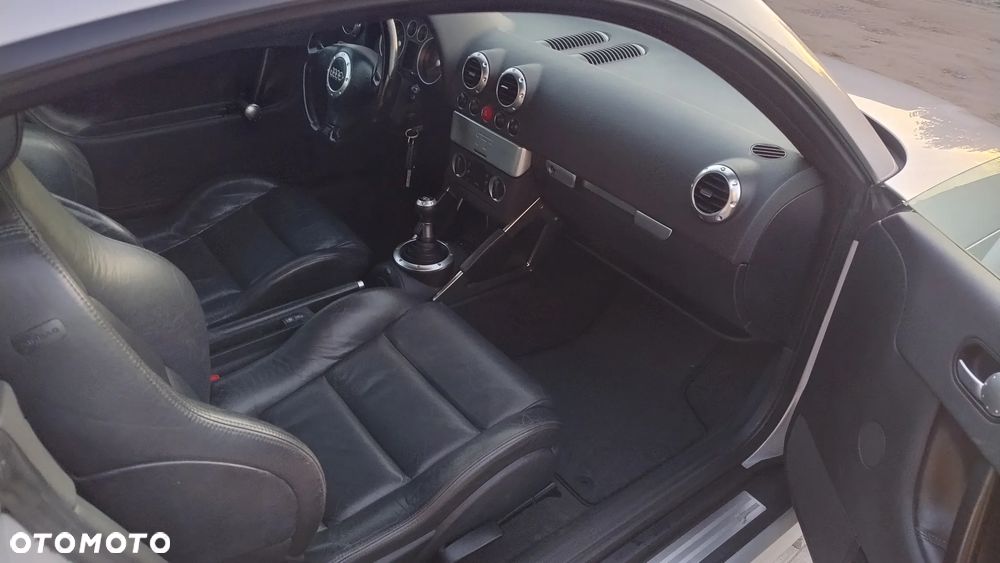 Audi TT Coupé 1.8T - 30