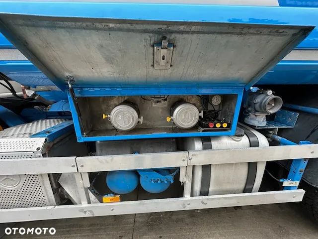 Mercedes-Benz AXOR - 23