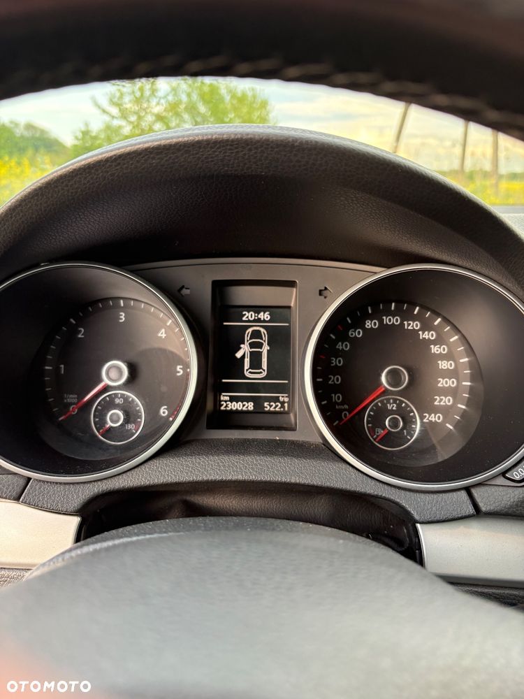 Volkswagen Golf 2.0 TDI DPF Highline - 15