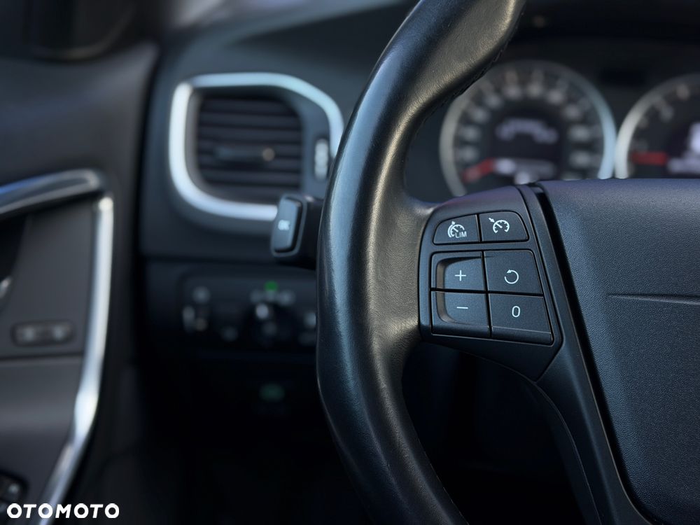 Volvo V60 D3 Summum - 40