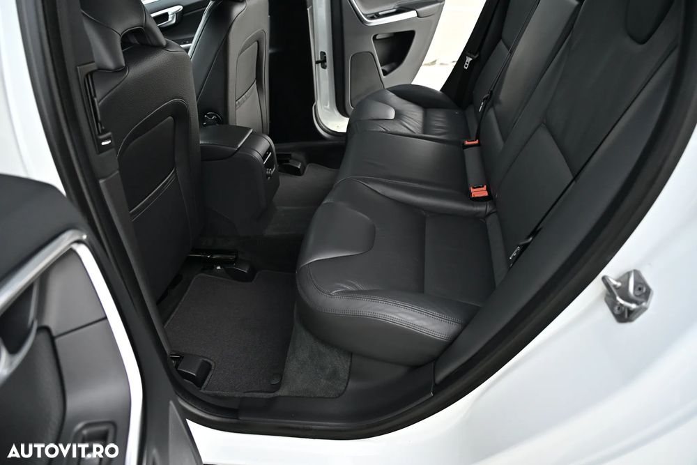 Volvo XC 60 D5 AWD Aut. Summum - 16