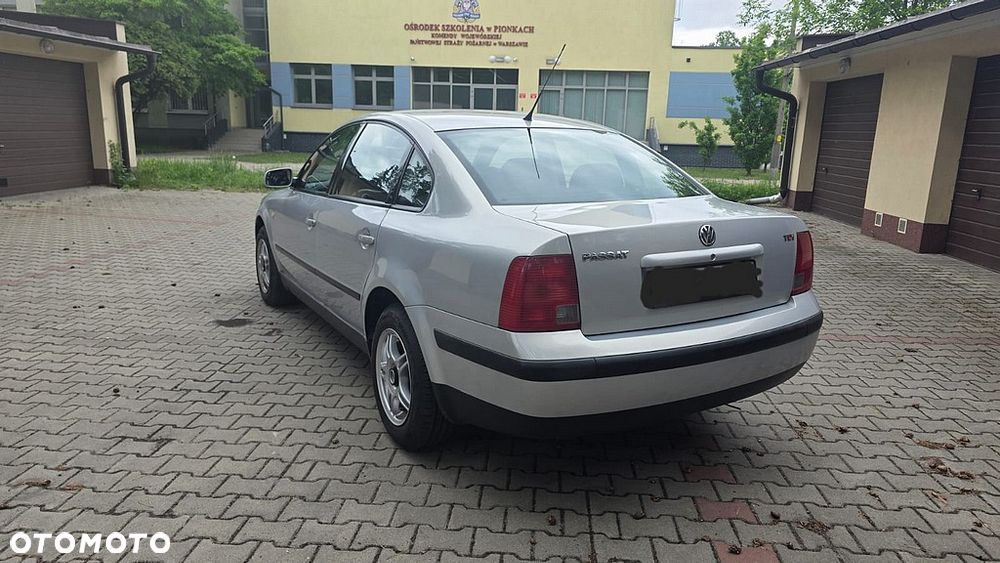 Volkswagen Passat 1.9 TDI Comfortline - 3