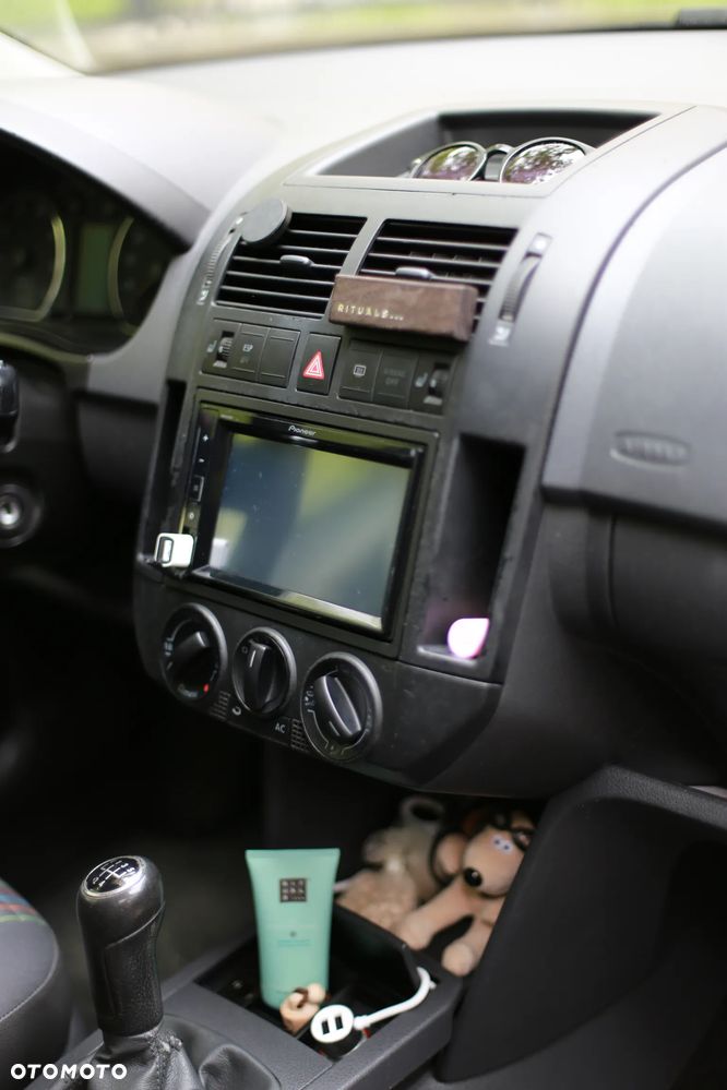Volkswagen Polo 2009 photo 4