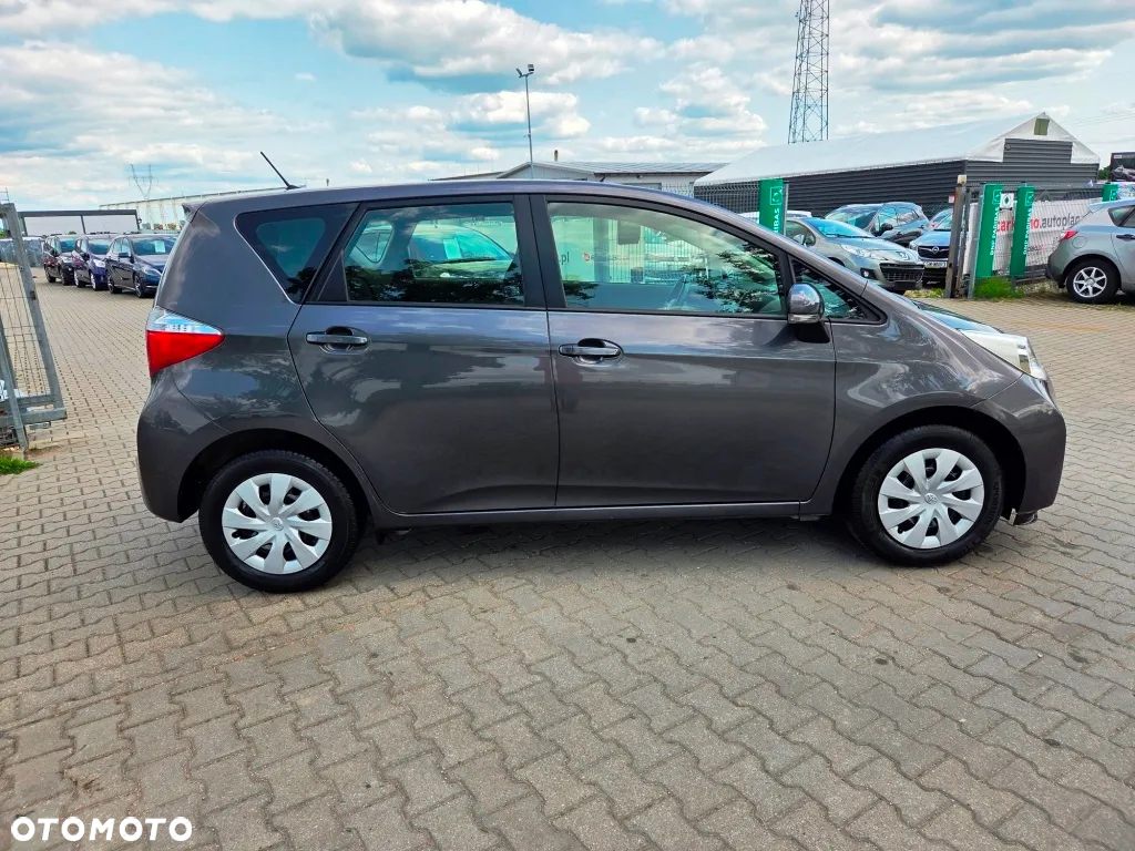 Toyota Verso S 1.33 Premium - 6