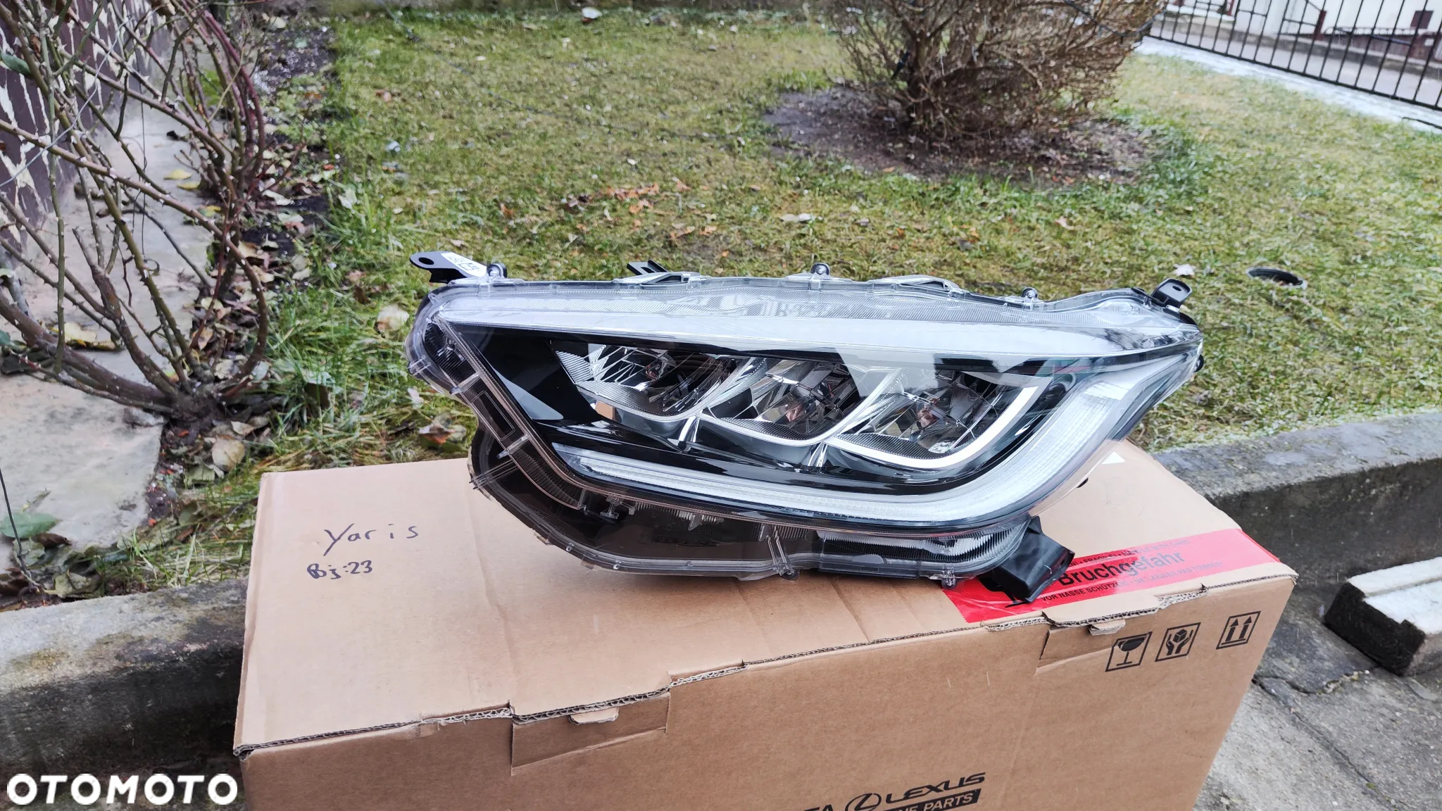 Toyota Yaris IV 20- Lampa Przód Lewa FULL LED Oryginał - 2