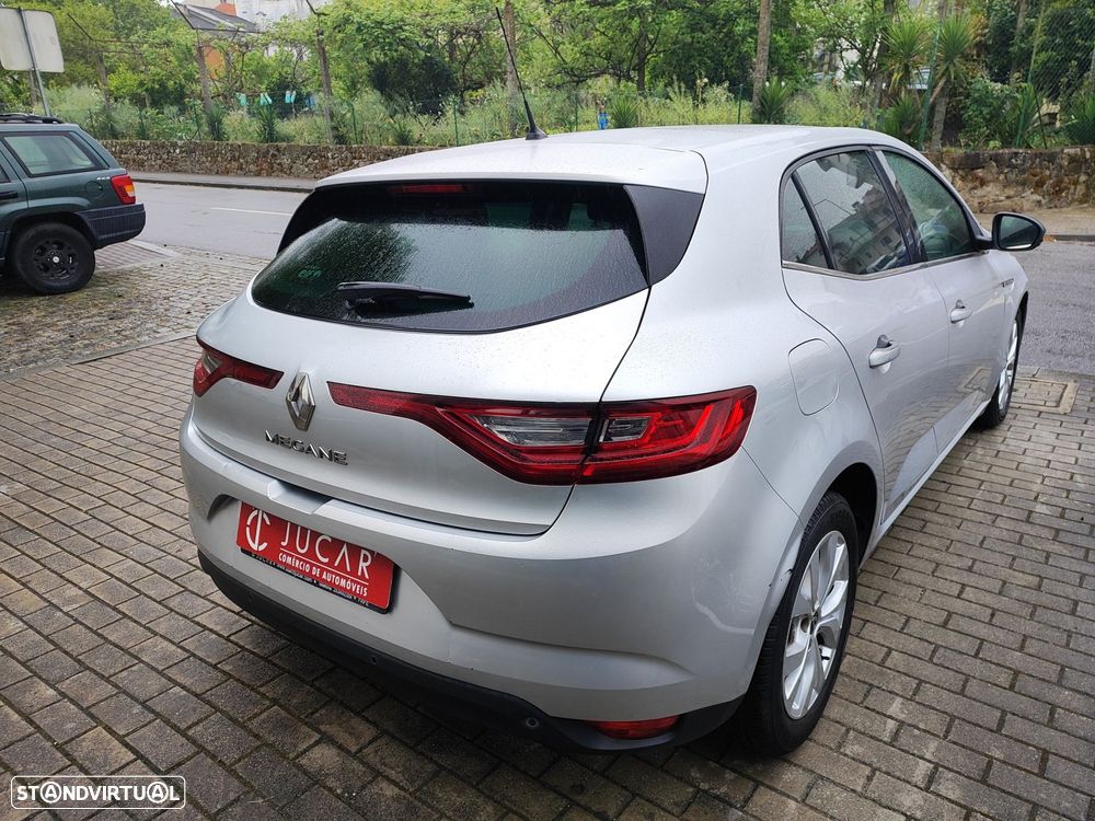Renault Mégane 1.5 Blue dCi Limited - 4